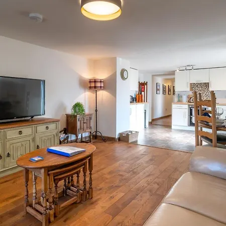 Moorfoot Court Cottages 別荘 Clifton