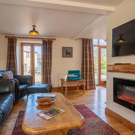Moorfoot Court Cottages * Clifton