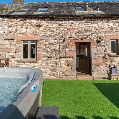 Moorfoot Court Cottages Clifton (Cumbria)